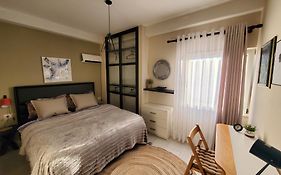 Francie'S Apartment, Tirana